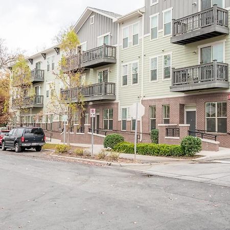 Laid Back 1Br W Comfy Living Room And Bar 샬럿 외부 사진