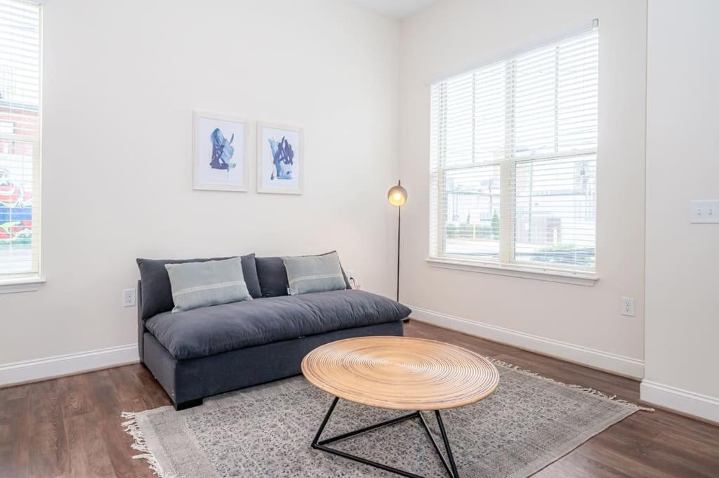 Laid Back 1Br W Comfy Living Room And Bar 샬럿 외부 사진