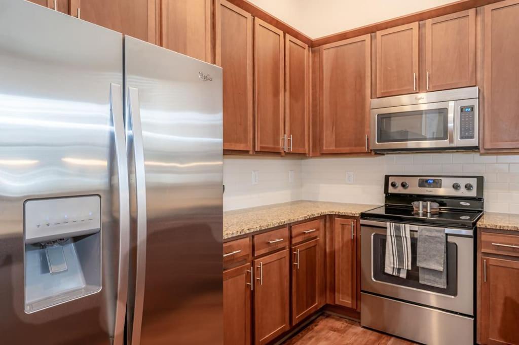 Laid Back 1Br W Comfy Living Room And Bar 샬럿 외부 사진
